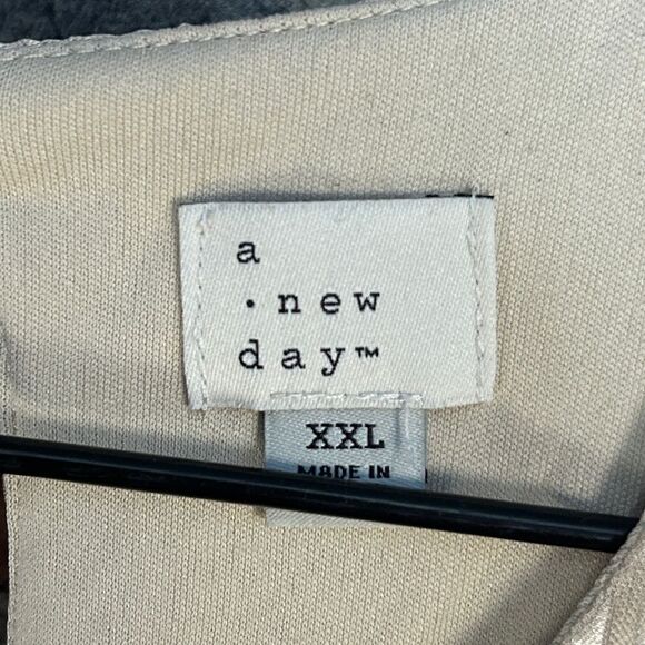 A New Day Gold Sleeveless Blouse - Picture 3 of 5